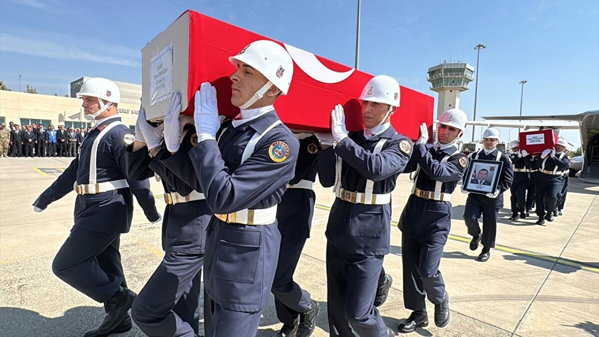 Törene, Elazığ Valisi Numan Hatipoğlu, Tunceli Valisi Bülent Tekbıyıkoğlu, AK Parti Elazığ Milletvekili Erol Keleş, Elazığ Belediye Başkanı Şahin Şerifoğulları, 8. Kolordu ve Garnizon Komutanı Tümgeneral Tamer Atay, Cumhuriyet Başsavcısı Aşkın Yeğin, Fırat Üniversitesi Rektörü Prof. Dr. Fahrettin Göktaş, İl Emniyet Müdürü Adnan Karayel, İl Jandarma Komutanı Kıdemli Albay Alpaslan Doğan, şehitlerin yakınları, kamu kurumları, sivil toplum kuruluşu ve siyasi partilerin temsilcileri ile vatandaşlar katıldı.