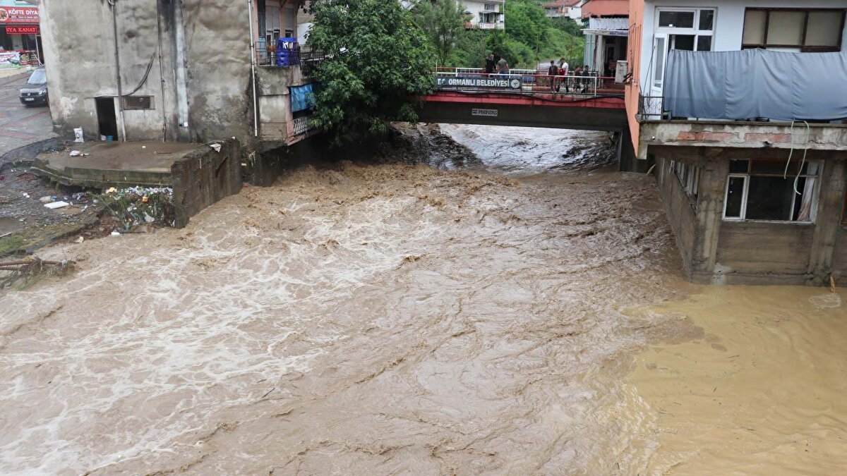 ZONGULDAK<br>Turuncu uyarı Fırtına ve gök gürültülü sağanak bekleniyor.