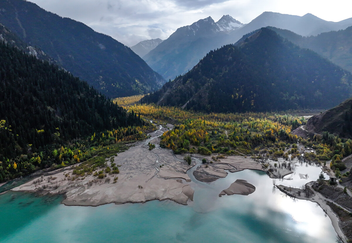 Issık Gölü, zamanla eskisinden iki kat daha küçük olarak yeniden oluştu. 