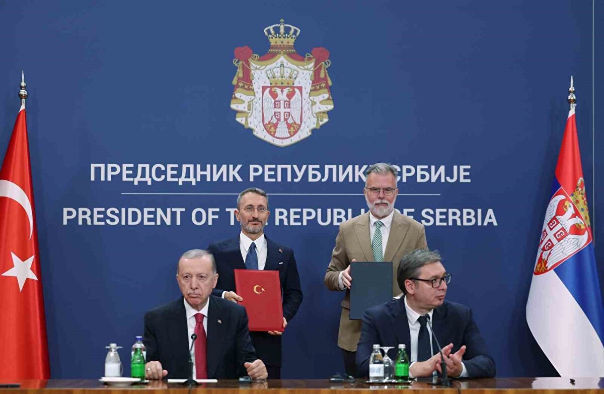 Sırbistan Cumhuriyeti Enformasyon ve Telekomünikasyon Bakanlığı ile Türkiye Cumhuriyeti Cumhurbaşkanlığı İletişim Başkanlığı arasında "Medya ve Enformasyon Alanında İşbirliğine İlişkin Mutabakat Zaptı'nı", Enformasyon ve Telekomunikasyon Bakanı Dejan Ristiç ile Cumhurbaşkanlığı İletişim Başkanı Fahrettin Altun imzaladı.