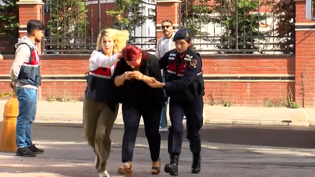 Bakırköy Cumhuriyet Başsavcılığınca 22’si tutuklu 47 şüphelinin yer aldığı ‘Yenidoğan çetesi’ hakkındaki iddianamede yer alan 19 özel hastaneden ikisinin faaliyetlerinin askıya alındığı öğrenildi. 