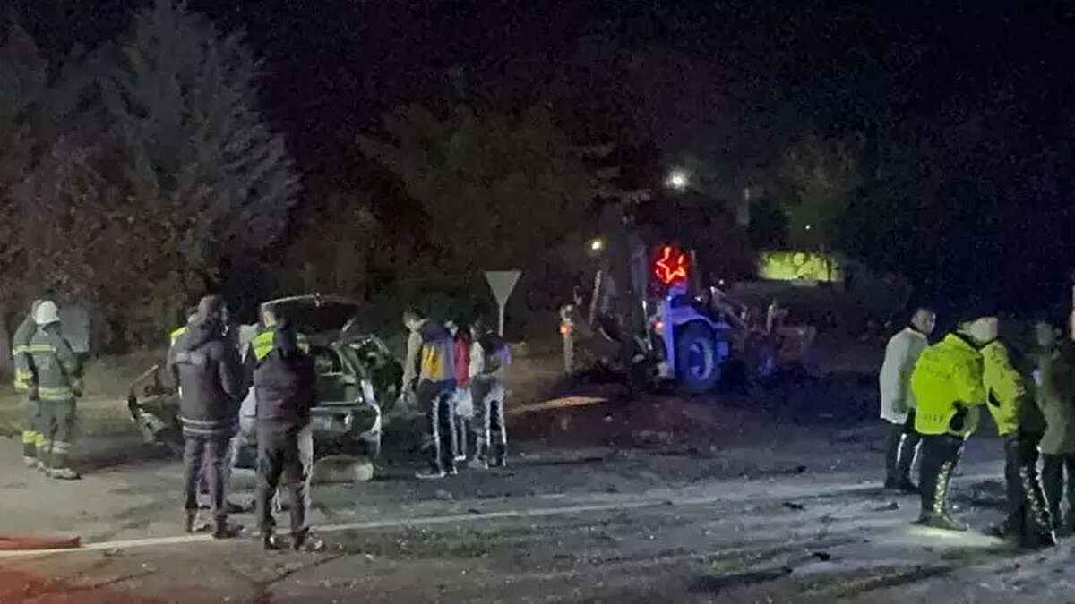 Kaza, saat 00.30 sıralarında Ergene ilçesinin Ulaş Mahallesi’nde D-100 karayolu üzerinde meydana geldi.