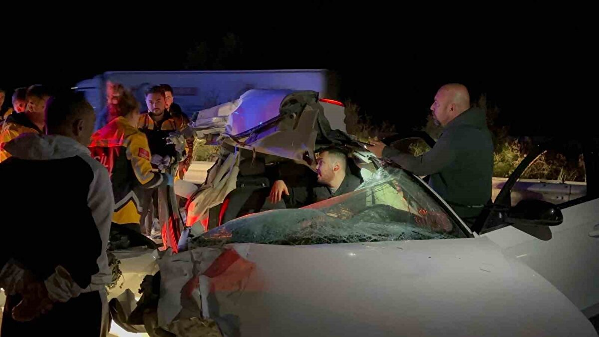 Sürücü kazayı yara almadan atlattı.