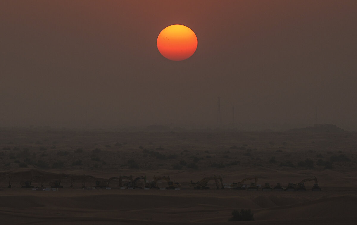 Safari turları, gün batımının ardından "kamp alanı" olarak adlandırılan yerdeki geleneksel etkinliklerle devam ediyor.<br>