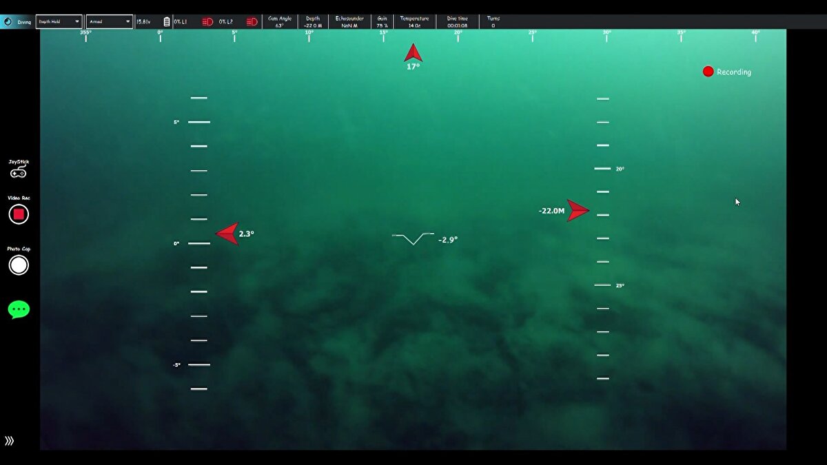 'Bir müsilaj tabakasının içinden geçtiğimizi fark ettik'<br><br>Marmara Denizi'nin durumuyla ilgili yaz sonundan bu yana dalgıçlar ve balıkçılardan bilgiler aldıklarını, düzenli olarak yaptıkları örneklemelerde de sapmalar tespit ettiklerini belirten Prof. Dr. İşinibilir Okyar, "Fakülte olarak Marmara Denizi'nin dibindeki yaşam hangi koşullarda? Değişim var mı? Yaşanan bu sorunlara bağlı olarak tamamen çölleşti mi? Bunları görmek adına derin deniz biyoçeşitliliğini takip ettiğimiz bir çalışmamız vardı. Bu çalışmada denizde ROV dediğimiz uzaktan görüntüleme cihazını kullanıyoruz. Ekosistem veya canlıya zarar vermeden suyun altından görüntü alıyoruz. Marmaraereğlisi taraflarında Marmara Denizi'nden görüntü örneği alırken, dibe geldiğinizi düşündük. Yani aslında doğrusu, 300 metrelik bir yerde dibe geldiğimiz düşündük. Çünkü görüntü bize öyle bir hissiyat verdi. Dip gibi bir yapı belirdi. Sonrasında ROV'u tamamen yine dibe değsin diyerek bıraktığımızda inmeye devam ettiğini gördük. Bu görüntüde bir müsilaj tabakasının içinden geçtiğinizi fark ettik" diye konuştu.<br><br> Marmara Denizi'nde 2021 yılında yaşananların benzeri bir müsilaj yayılması olduğunu belirten Prof. Dr. İşinibilir Okyar, "Bir dalgıcın Beylerbeyi civarlarında kaydettiği su altı videosunda yoğun bir müsilaj görüntüsü saptadık. Defalarca gereken tedbirlerin alınmasını, ileri biyolojik arıtımların yapılması, derin deşarj olayının kaldırılması, kıyısal tahribatların yapılmaması gerektiği söylüyoruz. Üzerimize düşen görevi yapmazsak Marmara Denizi, ne yazık ki çok hızlı bir şekilde bir çöküşe doğru gidiyor. Marmara Denizi'nin çöküşe gitmesi, böyle muazzam bir ekosisteminin yıkılması, çevresel pek çok ekosisteme de zarar verecektir. Etrafında zaten çok yoğun bir nüfusun olduğu şehirler yaşıyor. Doğal olarak insan nüfusunu da etkileyecek bir sorun olabilir. Müsilajla birlikte balık stoklarında bir zarar olacak. Azalmaya bağlı olarak veya müsilajın içermiş olduğu patolojik bakterilerden dolayı insan sağlığını tehdit eder durumlarını da tekrar olması söz konusu. En kısa zamanda bu sorunun çözülmesi gereği yönünde tekrar ilgili kurumlarla toplantıların yapılarak acil önlem kararlarının alınması gerektiğini düşünüyorum ki zaten bununla ilgili 2021 yılında alınması gereken yapılması gereken kararlar alındı. Müsilaj bilim kurulu bir rapor yazdı bunla ilgili ilgili ve önerileri de sundu. Bu önerilerin ve tedbirlerin bir an önce alınması gerektiğini düşünüyorum" ifadelerini kullandı.