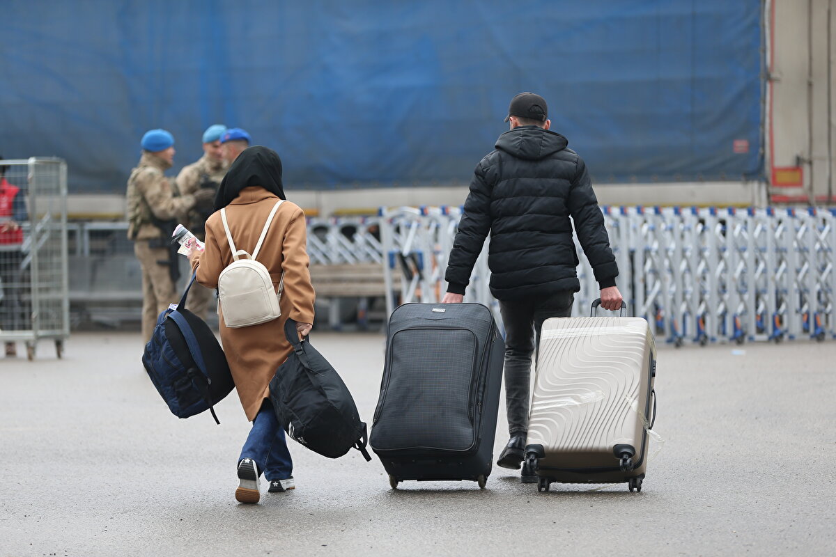 "Türkiye çok güzel bir yer. Çocuklarım burada doğdu ve Suriye'yi hiç görmediler. Memleketime döneceğim için çok heyecanlıyım. Annem, babam ve arkadaşlarım orada. Cumhurbaşkanı Erdoğan'dan Allah razı olsun. Ömrü uzun olsun inşallah."
