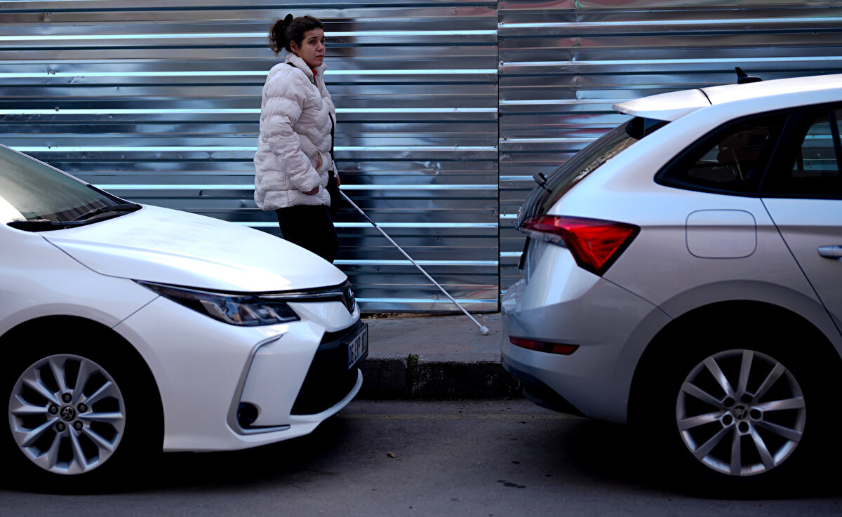 Halter kariyerine ilk başladığında ailesinin temkinli yaklaştığını belirten Tırıklı, başarılarının ardından ailesinin desteğini hissettiğini ifade etti.<br><br>Ayrıca Altınokta Görme Engelliler Spor Kulübü’nün katkılarından bahsederek, “Bana olan destekleri sayesinde daha güçlü bir sporcu oldum” dedi.