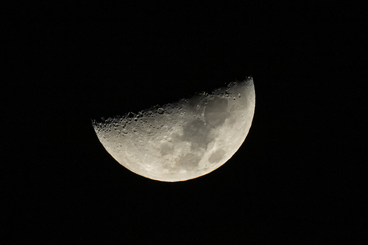 Ortaya çıkan manzara, İstanbul'da yaşayanlar tarafından fotoğraflandı.