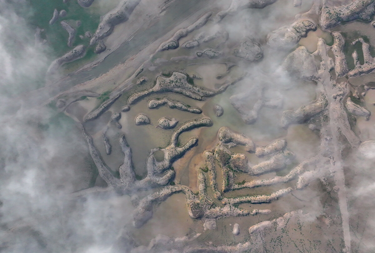 İzmir'in su ihtiyacının yarıya yakınının karşılandığı ve son yılların en kötü dönemlerini yaşayan Tahtalı Barajında (fotoğrafta) doluluk önceki yılın aynı ayına göre yüzde 29'dan yüzde 12'ye düştü.