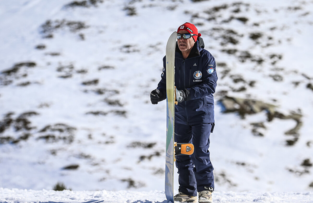 Uludağ'da bugün ve yarın devam edeceği öngörülen yağışlarla, kar kalınlığının daha da artması bekleniyor.