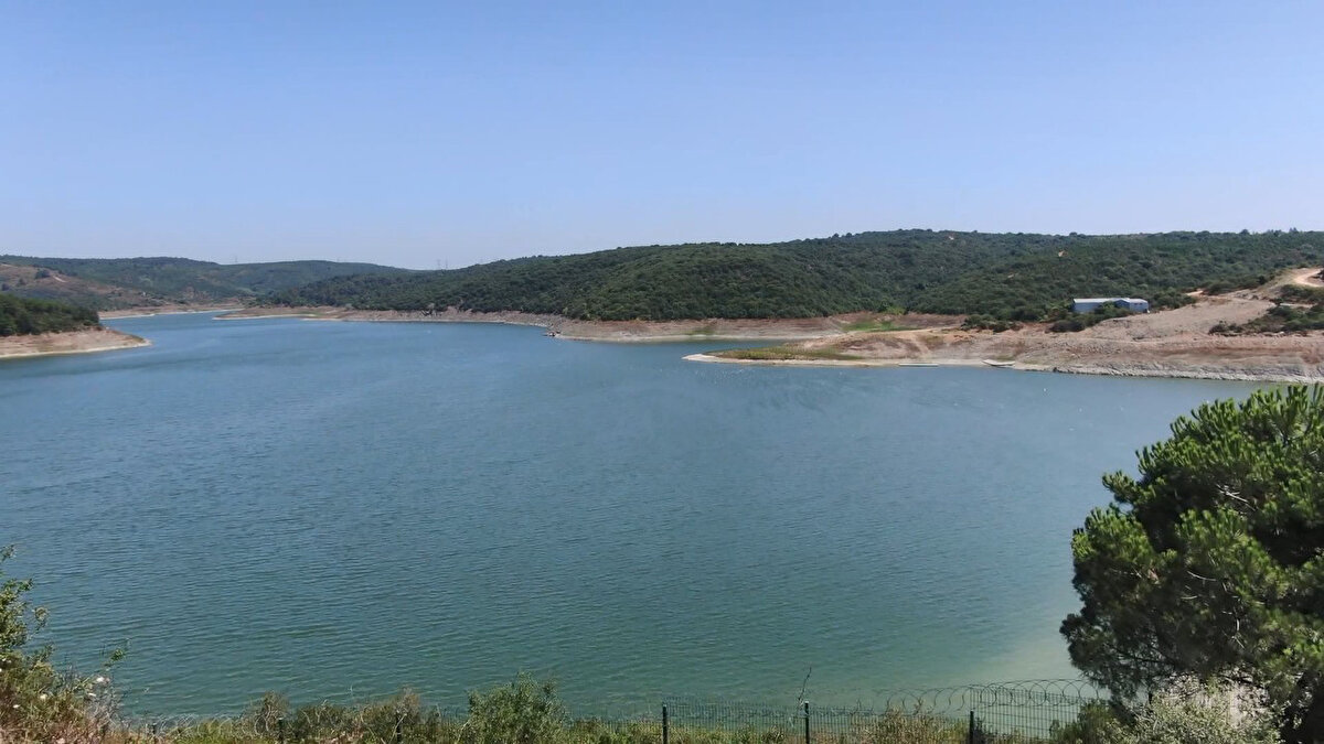 Azami 868 milyon 683 bin metreküp su biriktirme hacmine sahip baraj ve göletlerdeki su miktarı ise 427 milyon 8 bin metreküp seviyesinde kaldı.