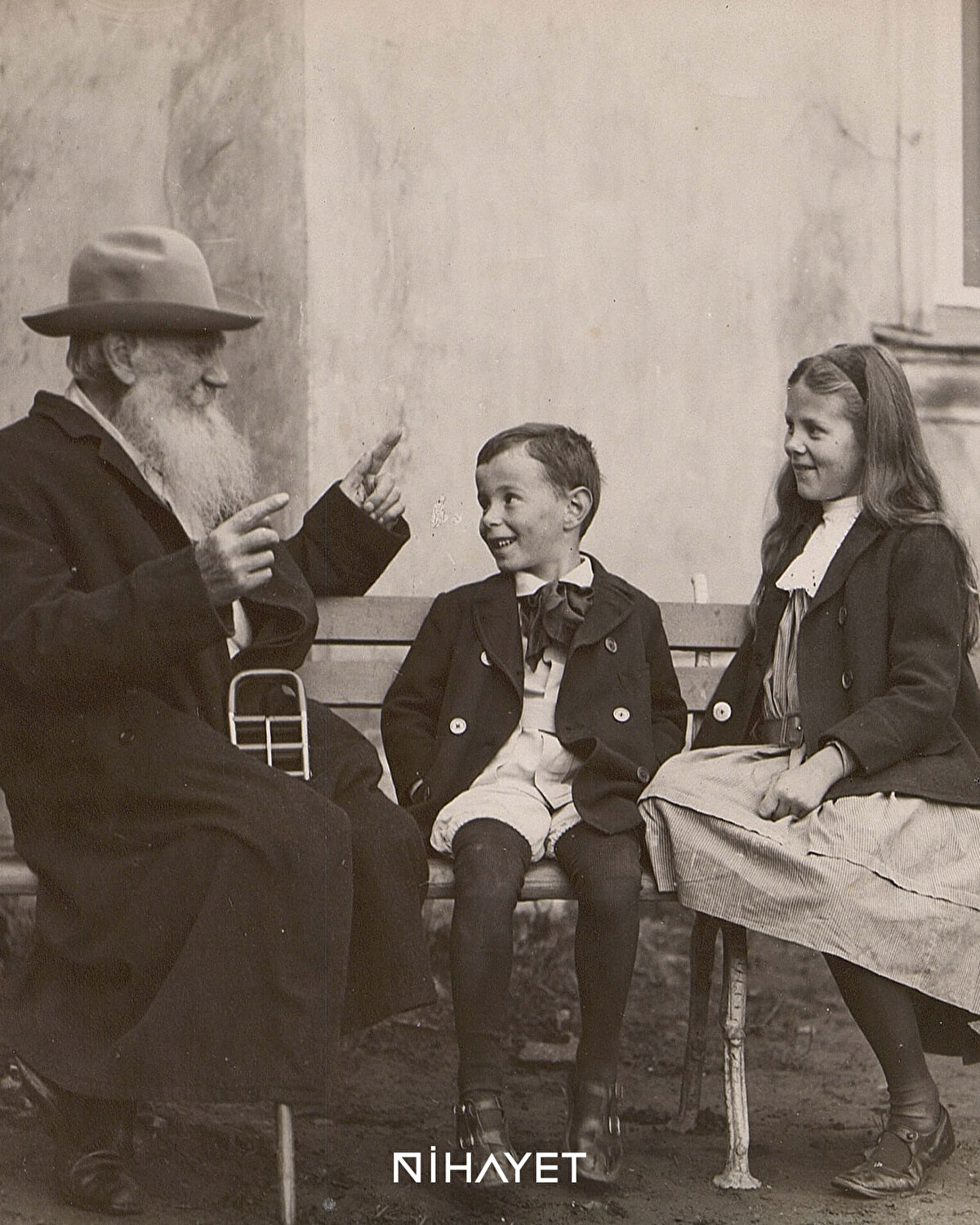 Daha fazlası için Nihayet'i takip etmeyi unutmayın