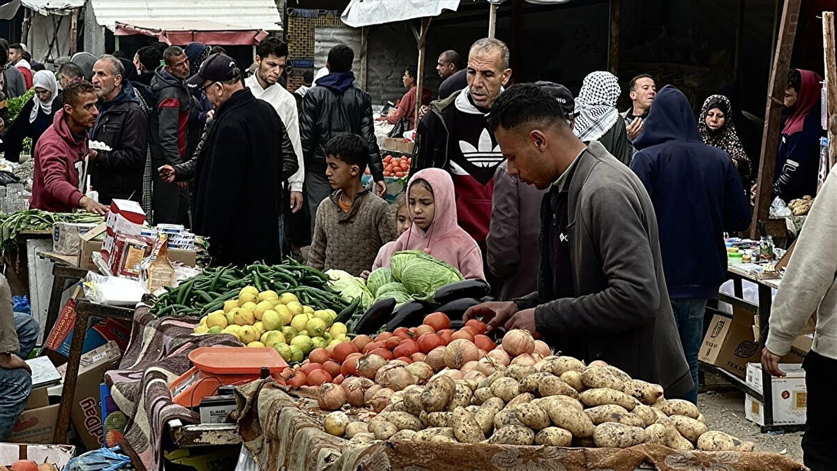 Saldırıların sona ermesiyle bölgeye ürün girişinin düzenli şekilde devam etmesini umduğunu kaydeden Kudra, böylece halkın ekonomik ve yaşam koşullarının iyileşmesine katkı sağlanacağını umuyor.