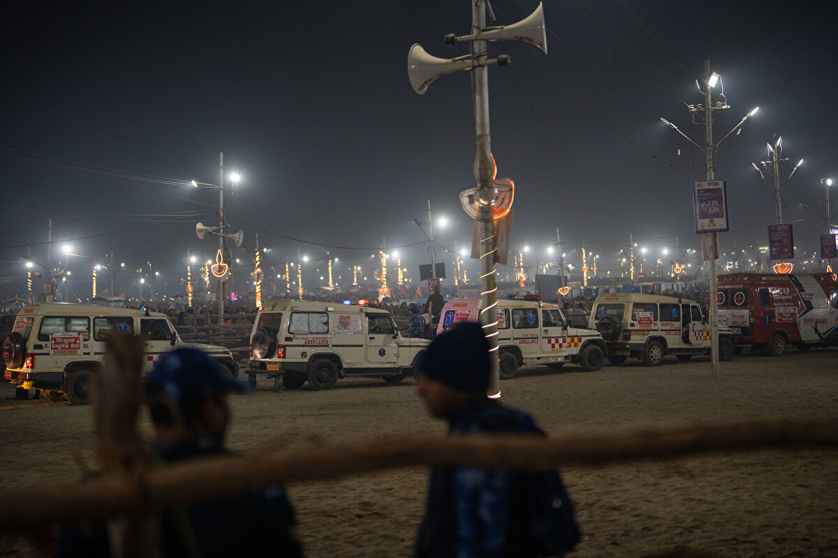 Ayrıca milyonlarca Hindu, Kovid-19 salgınına rağmen 2021 yılında Triveni Sangam Nehri'ne girerek yıkanmıştı.