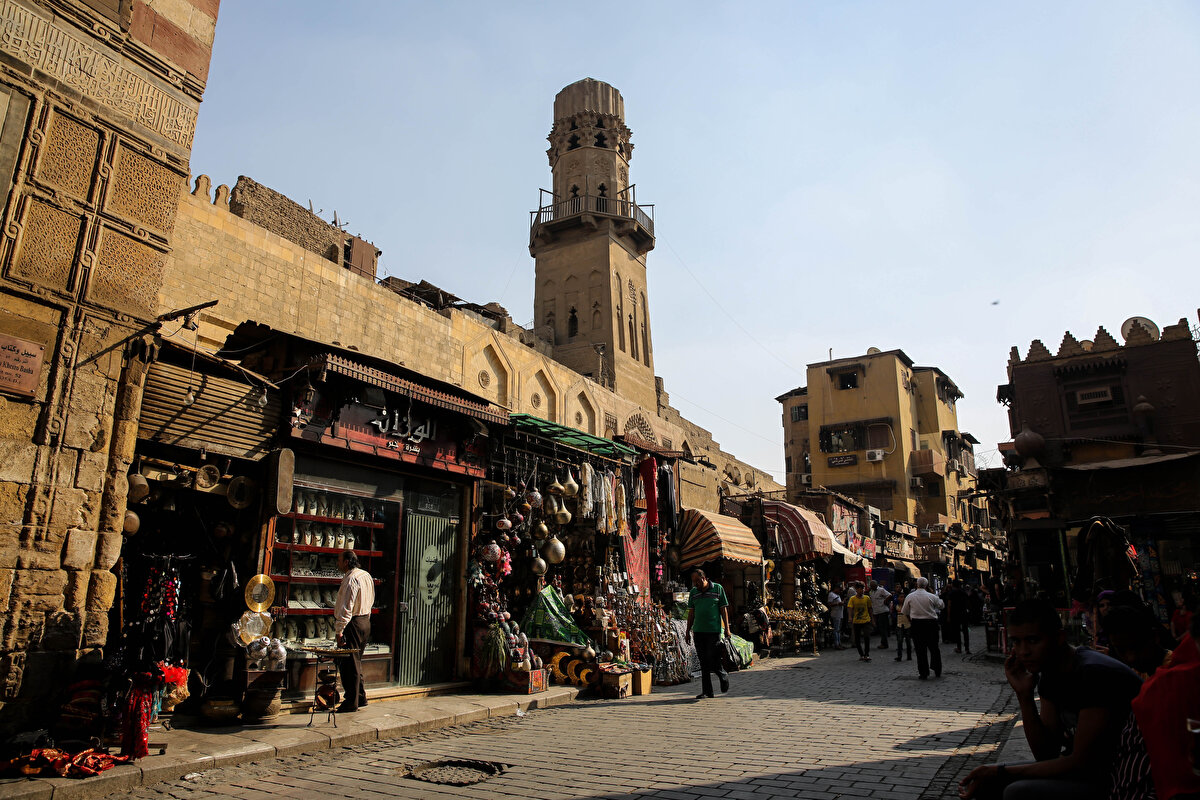 Kayıtbay Çarşısı<br><br>Kayıtbay Çarşısı, Çerkez kökenli Memlûk Sultanı Kayıtbay tarafından 1481 yılında yaptırılmış. 