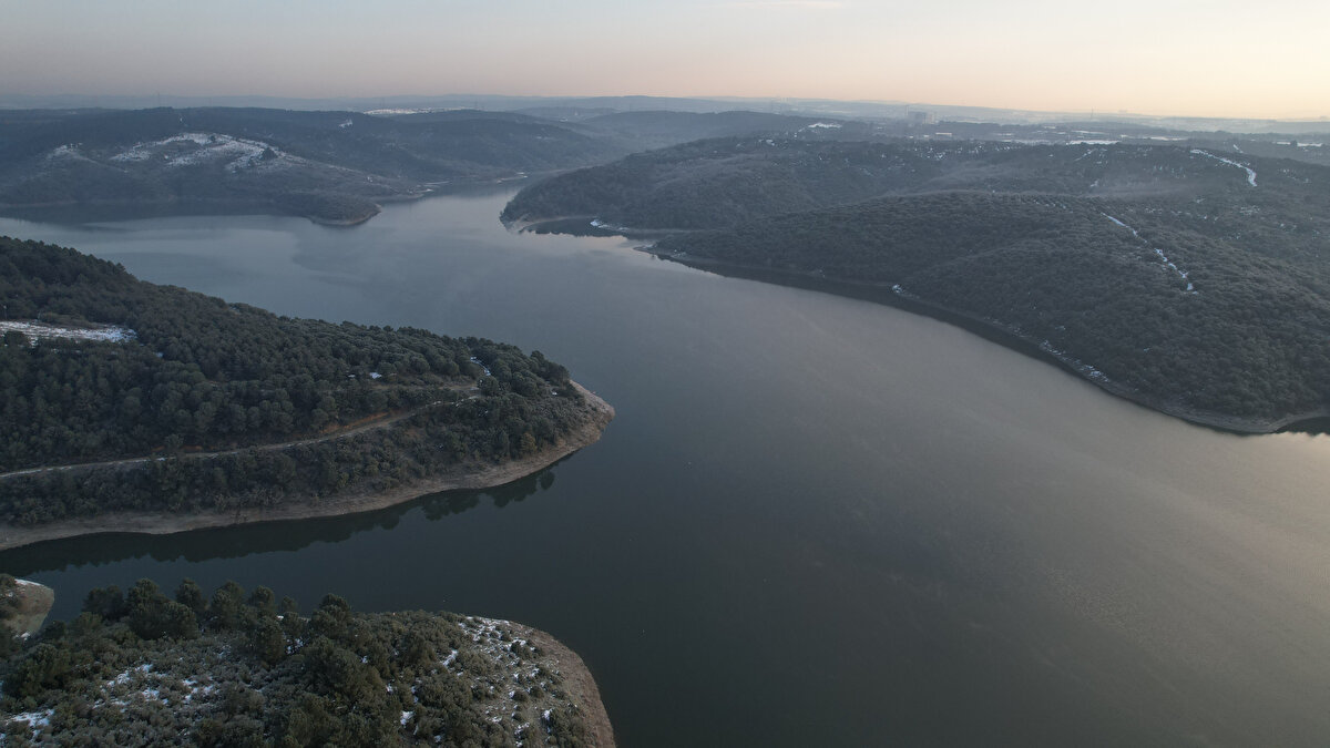 İstanbul'un kuzeyinde bulunan ve kısa bir süre önce adeta kuruyan Kazandere barajında doluluk oranı yüzde 75.69, Papuçdere barajında 78.5'a ulaştı.