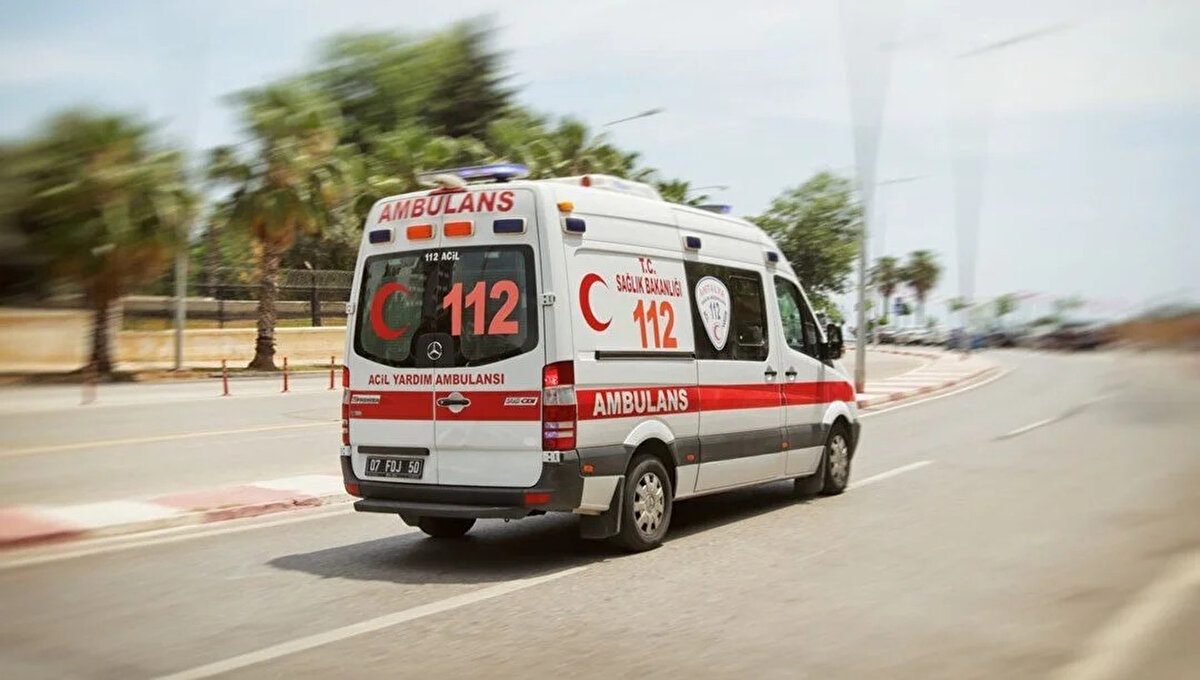 Ambulansa yol vermeme cezası 20 bin lira<br><br>Ambulans, itfaiye ve polis aracına yol vermemenin 993 lira olan cezası 20 bin liraya yükseltiliyor.