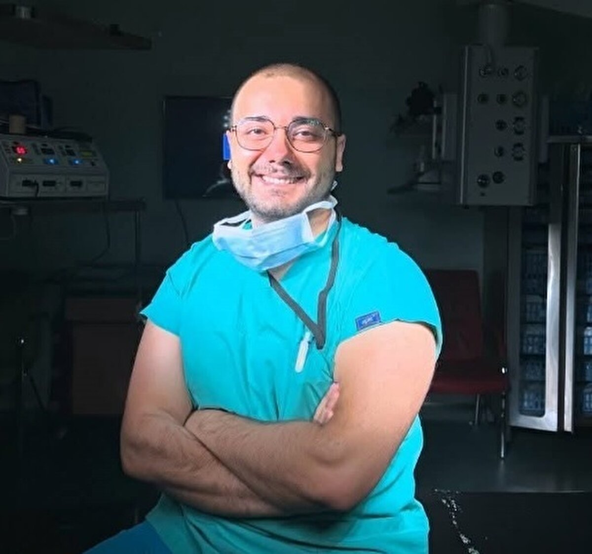 Sağlık durumu iyi olan 34 yaşındaki Doktor Burak Yörük’ün, bir süre önce 62 yaşındaki T.S.’nin beyin ameliyatını gerçekleştirdiği bildirildi.