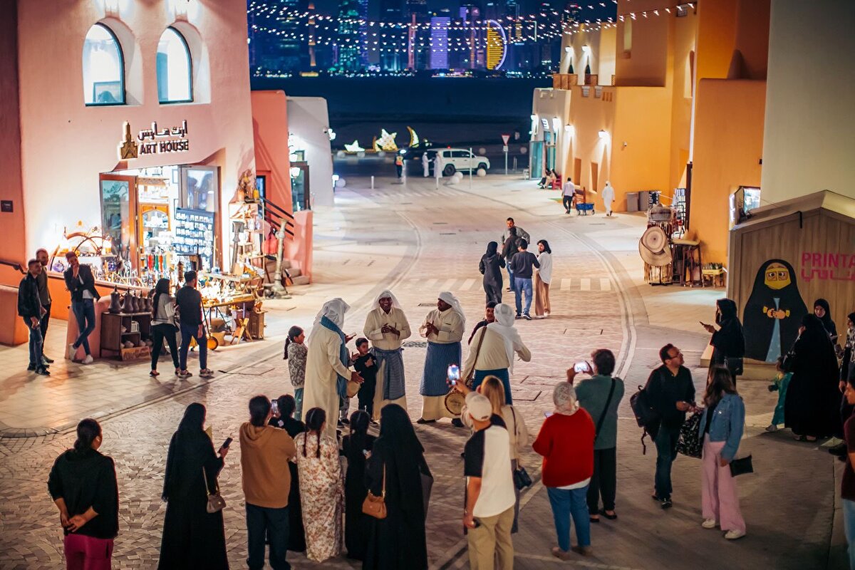 Ramazan ayında toplumsal dayanışmanın ve kültürel etkinliklerin yoğunlaştığı ülke genelinde düzenlenen çeşitli etkinlikler ve festivaller, hem yerel halkın hem de ziyaretçilerin bu mübarek ayı en güzel şekilde geçirmelerine olanak tanıyor.