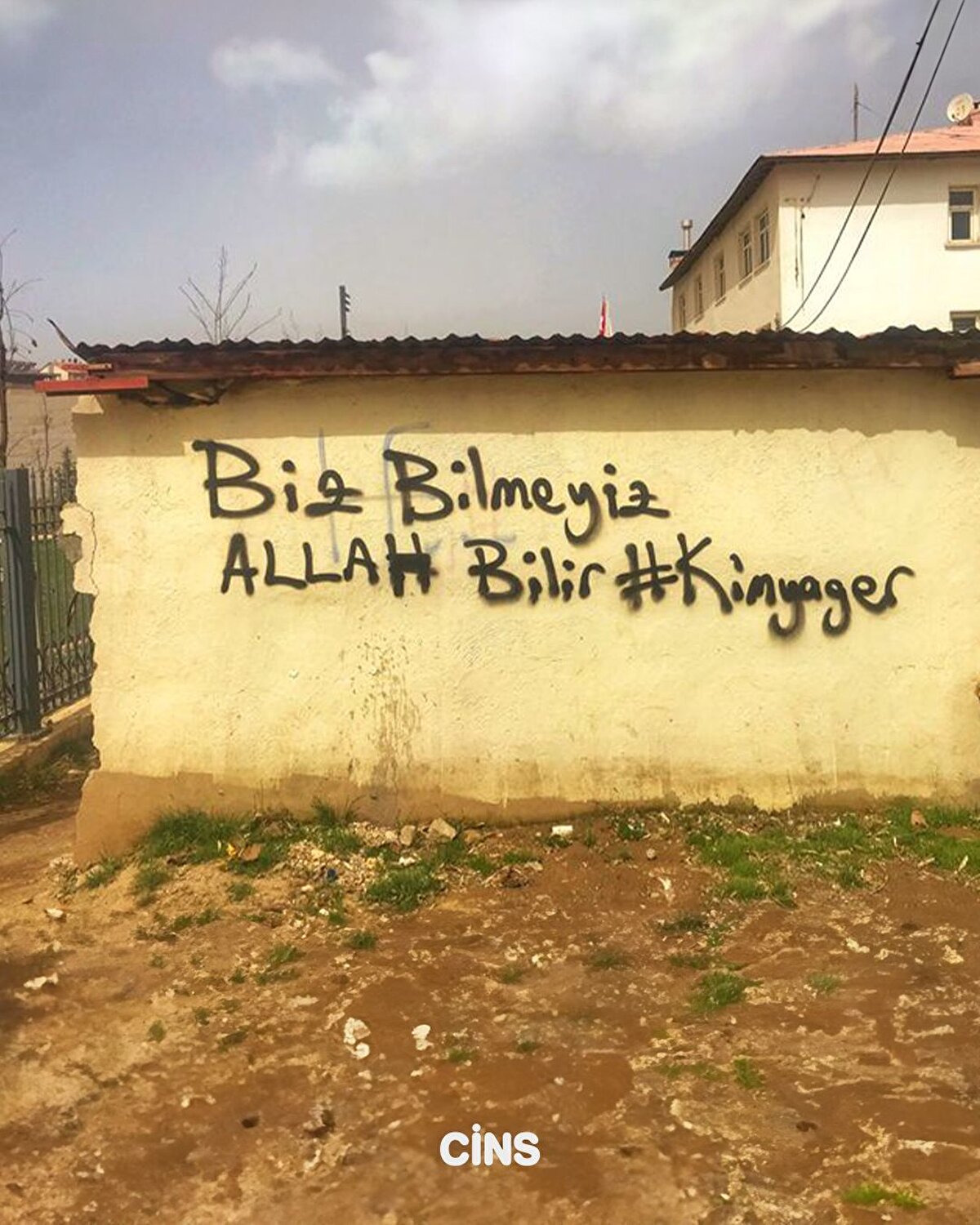 Biz bilmeyiz Allah bilir