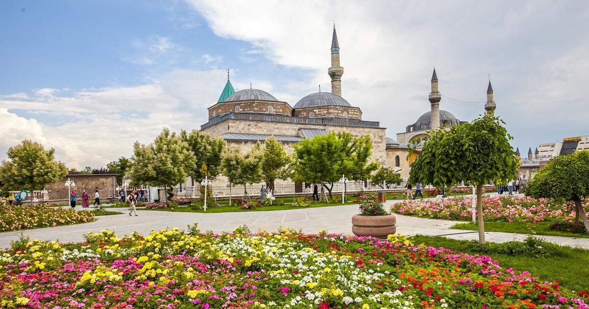 6. Konya<br><br>İç Anadolu Bölgesi'nde yer alan, tarihi ve kültürel kıymetinin yanında en büyük yüzölçümüne sahip il olmakla bilinen Konya; 2.277.017 kişilik nüfusuyla listenin 6. sırasında.