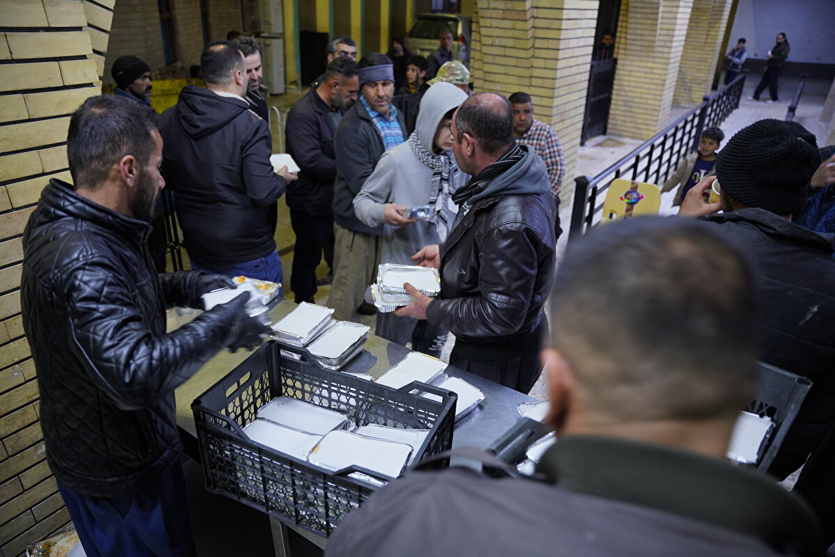 Bu geleneğe binaen Süleymaniye Ulu Camii'nde, 2 asırdan bu yana ihtiyaç sahiplerine iftar veriliyor.