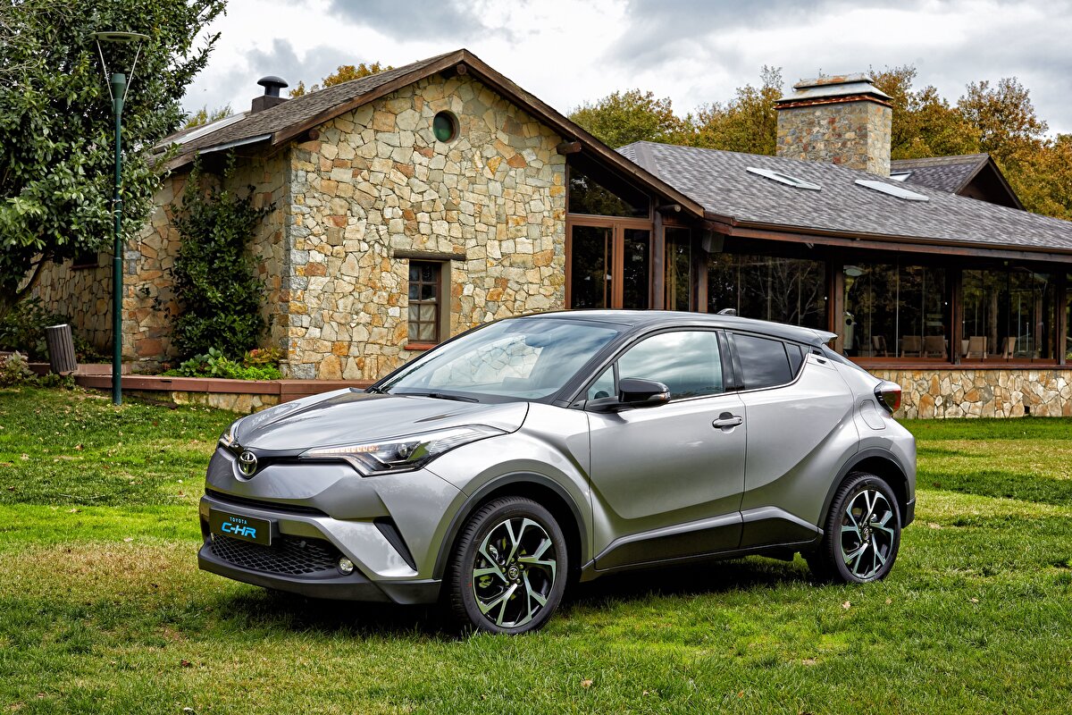 TOYOTA <br><br>CHR<br><br>1.943.500 TL