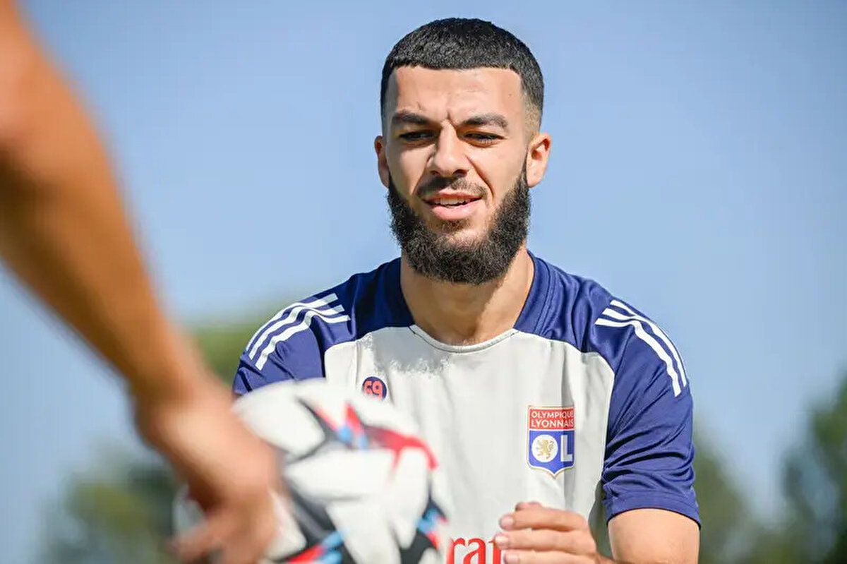 Galatasaray Mikautadze'ye ara transfer döneminden bu yana sıcak bakıyor. 24 yaşındaki Gürcü yıldızın da Galatasaray'a sıcak baktığı belirtildi.