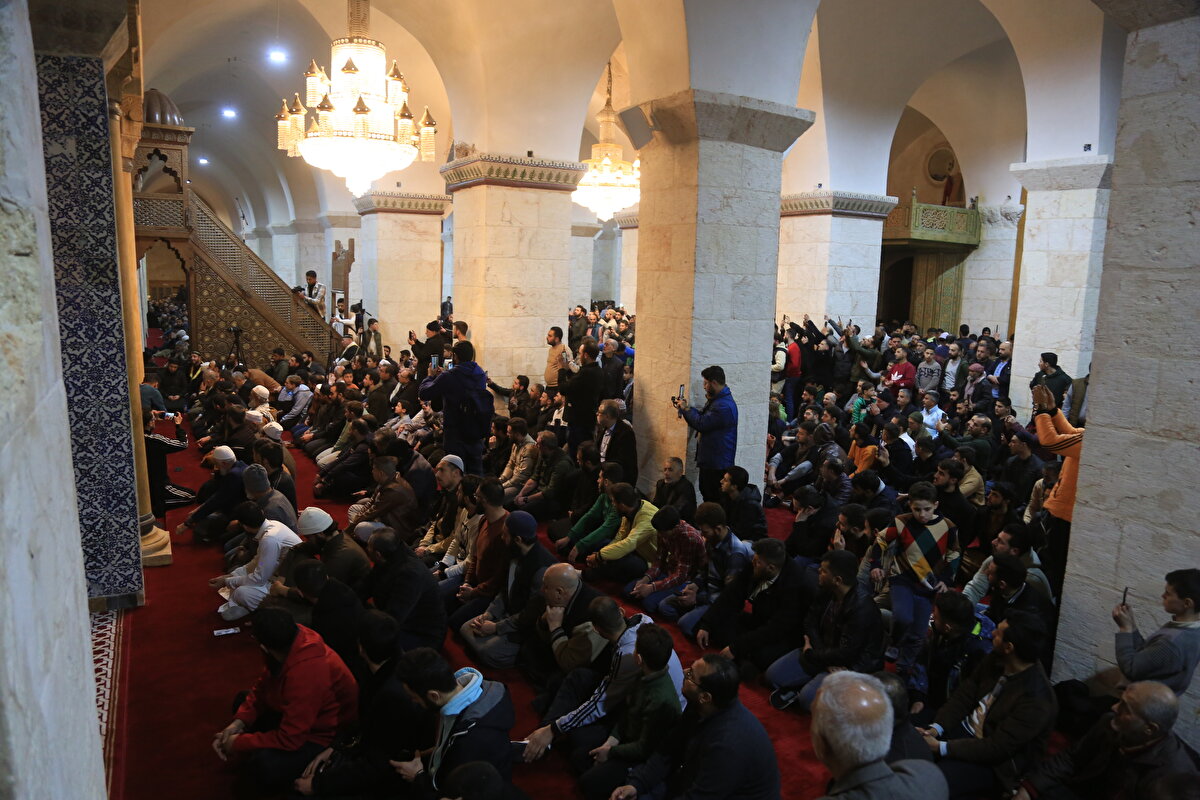 Restorasyon çalışmalarının tamamlandığı bölümde, Ramazan-ı Şerîf'in ilk teravih ve yatsı namazları, camide ilk kez kılındı.