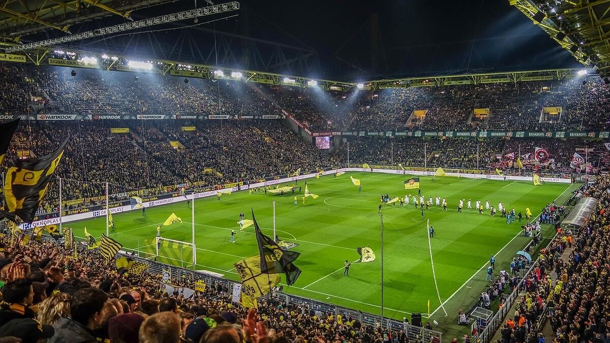 4. Signal Iduna Park - Borussia Dortmund
