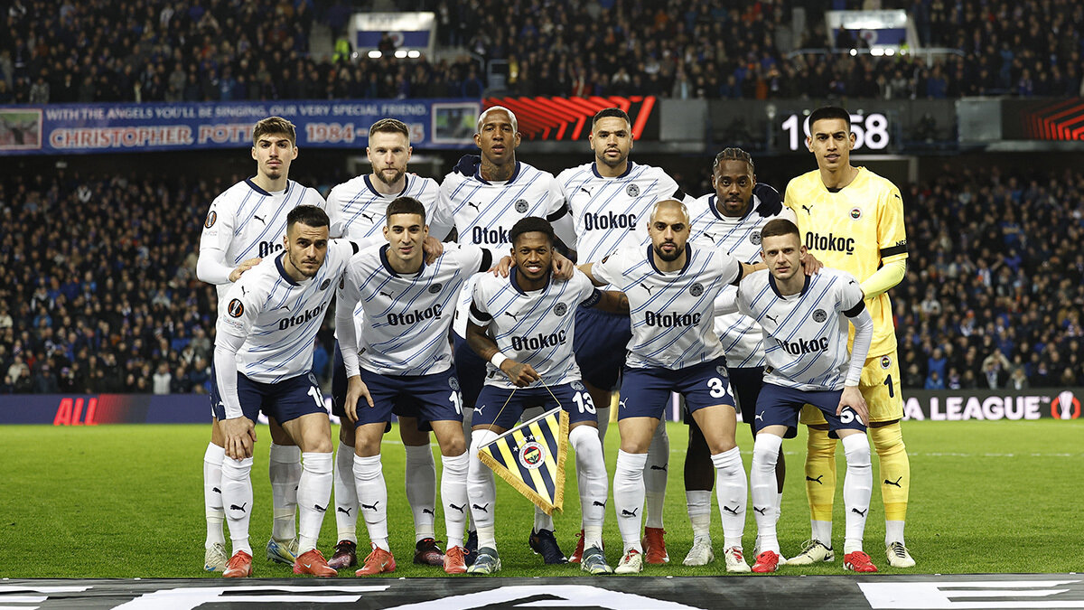 Fenerbahçe, Trendyol Süper Lig'in 28. haftasında Reeder Samsunspor'u konuk edecek. Ligde 11 maçtır yenilmeyen sarı lacivertliler, topladığı 61 puan ve 2 maç eksiğiyle Galatasaray'ın 10 puan ardında ikinci sırada.