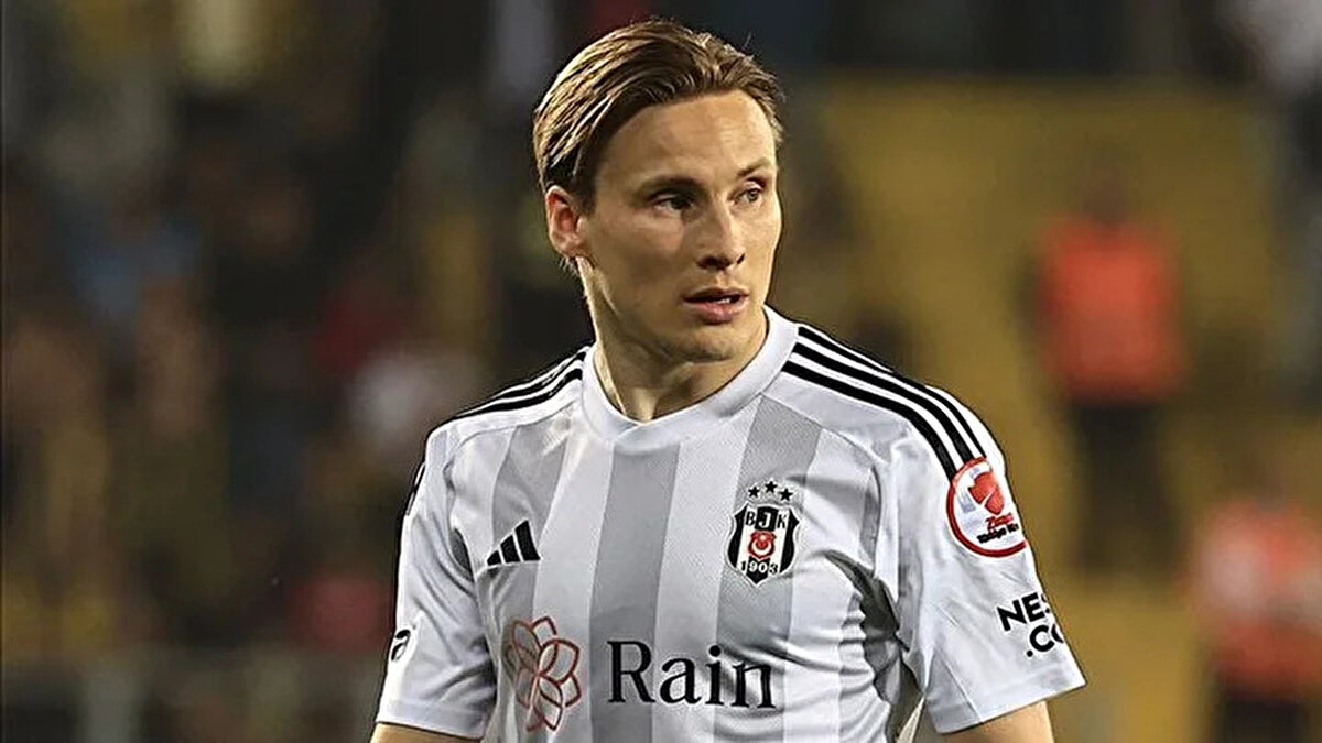 Beşiktaş'ta Bahtiyar Zaynutdinov, Emrecan Terzi, Jonas Svensson ve Elan Ricardo kafilede yer almadı. Sakatlığı nedeniyle geçen hafta 2-1 kaybedilen Gaziantep FK maçında olmayan sağ bek Svensson'un yerine Onur'un oynaması bekleniyor.