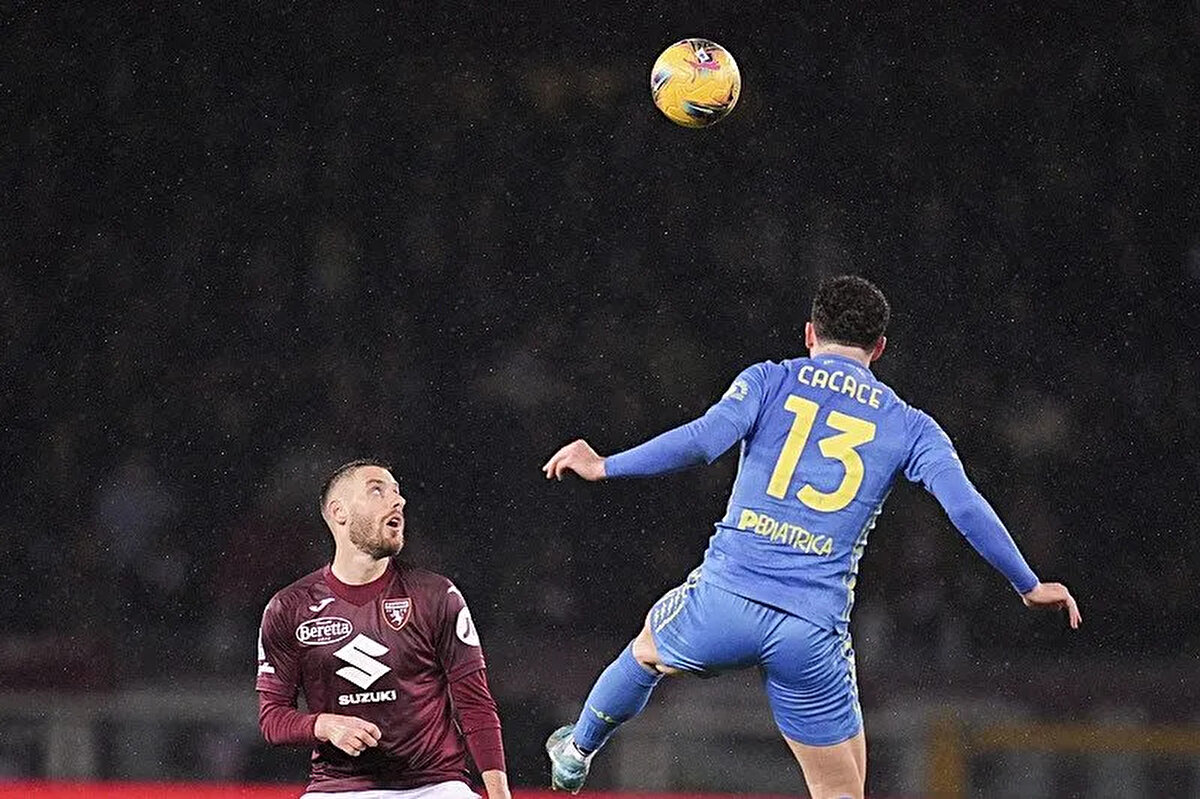 Liberato Cacace bu karşılaşmalarda 2 gol ve 3 asistlik bir performans gösterdi.