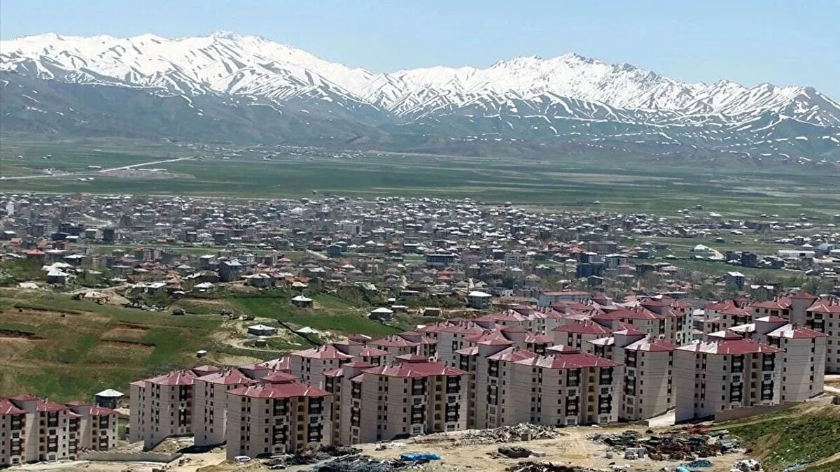7- Yüksekova, Hakkari<br>Nüfus: 121.153