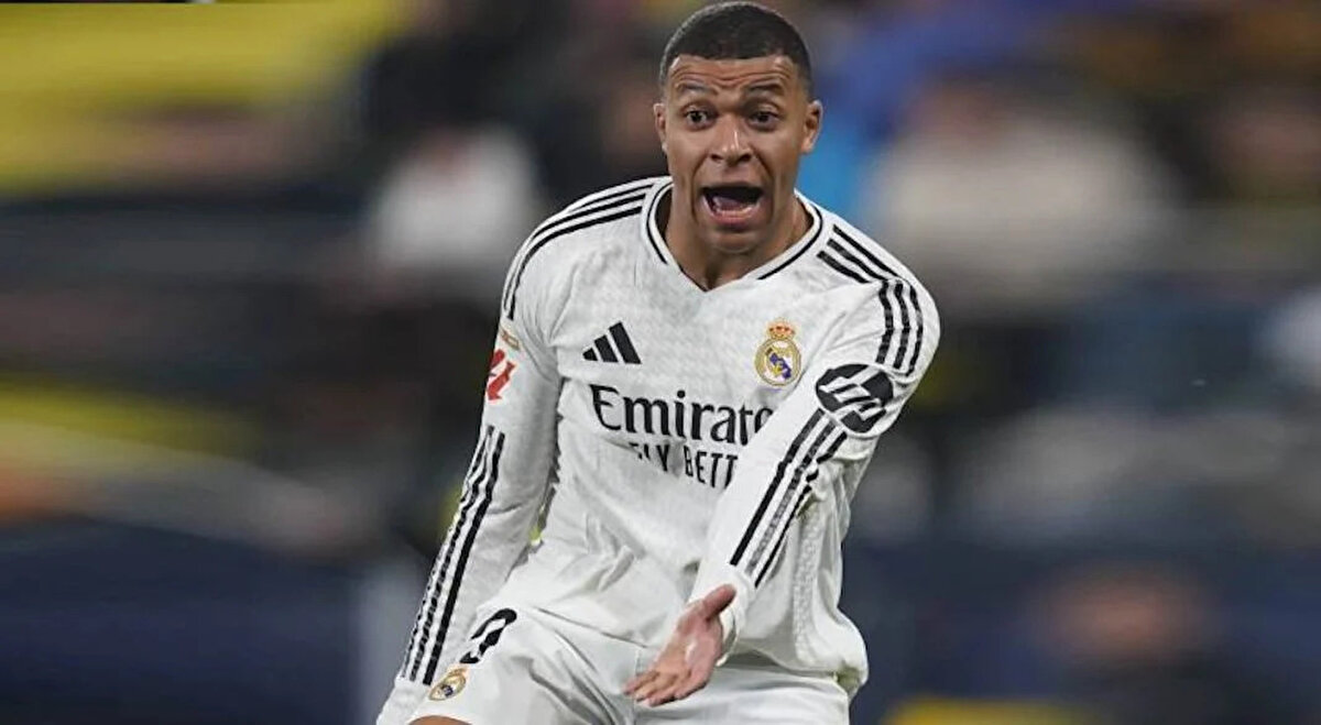 Pozisyon sonrası Kylian Mbappe, Güler'e dönerek sitemle bağırdı. 