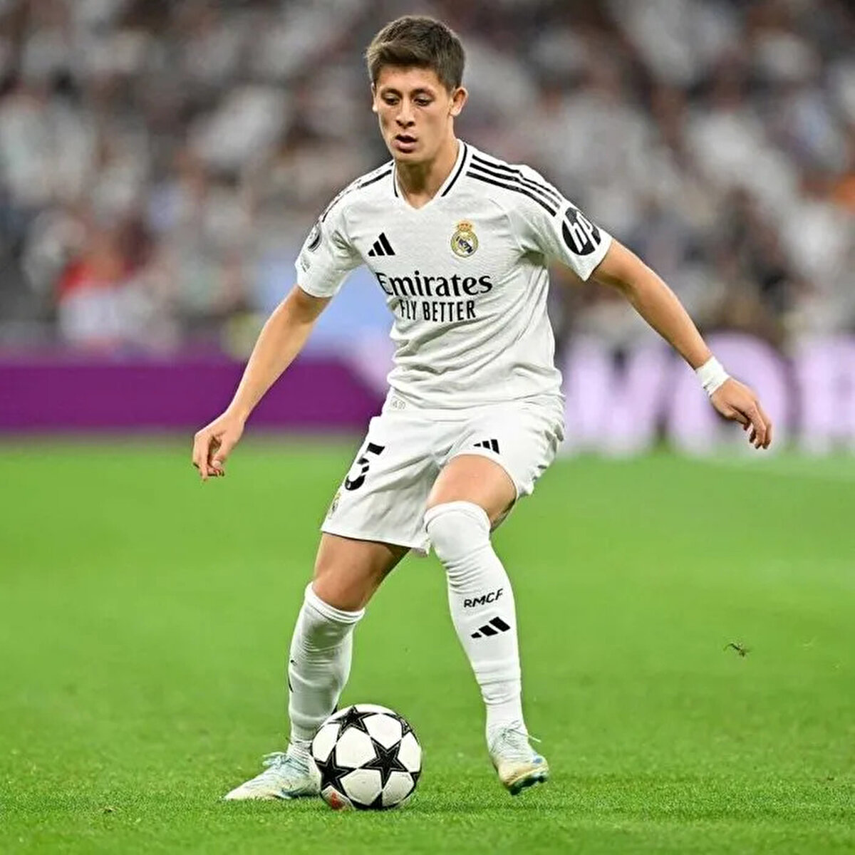 "Futbol sadece gol atmaktan ibaret değil. Takım arkadaşlarına Saygılı olmayı öğrenmelisin. Arda Güler'e saygılı ol." "Arda Güler ile oynama biz seninle oynuyoruz..."