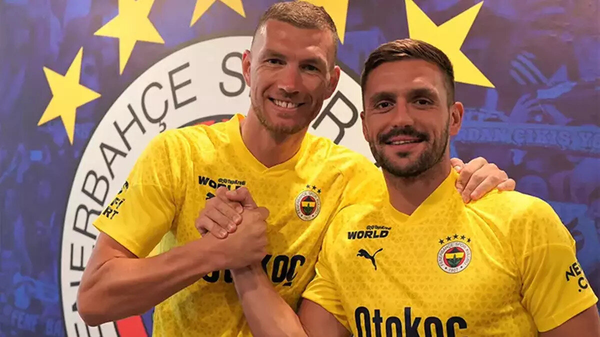 "Fenerbahçe, Dzeko ve Tadic'in üzerine takım kuracaksa bu futbolcularla devam etmemeli. İki futbolcu takıma yardımcı olmak için oturacak, bu seneki durumu bildikleri için hocaya yardım edecek, kulübede takıma destek verecek, ihtiyaç olduğunda sahaya girecek."<br>