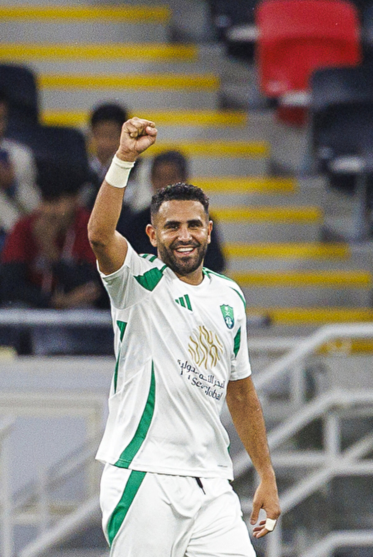 Riyad Mahrez | Al-Ahli | Yıllık maaş: 56 milyon dolar 