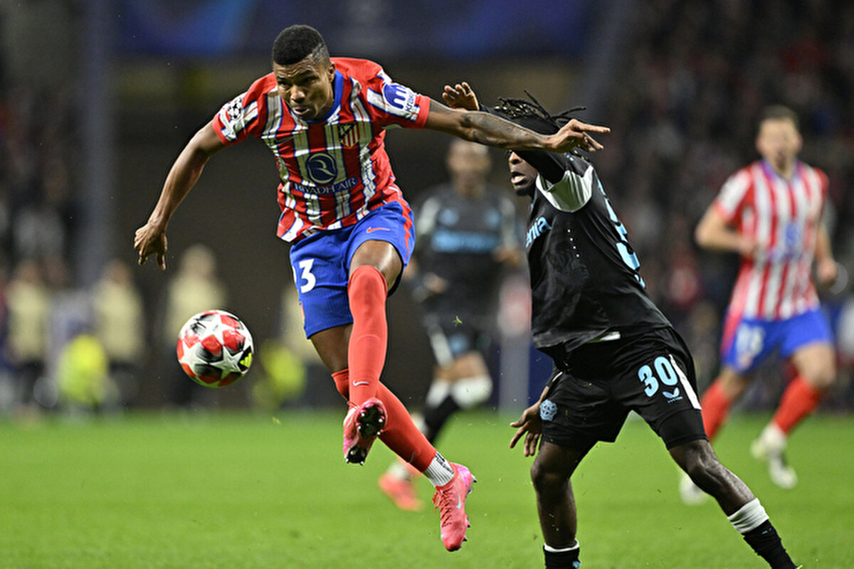 Reinildo (Sol bek) - Atletico Madrid - 8 milyon Euro