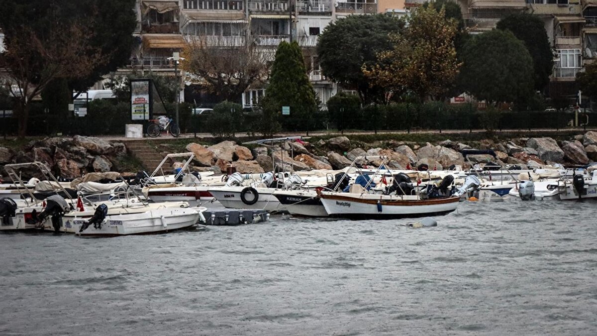 Kuvvetli rüzgar ve sağanak etkili olacak.