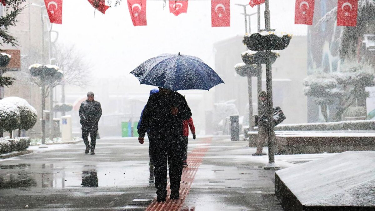 Trabzon: Karla karışık yağmur etkili olacak.