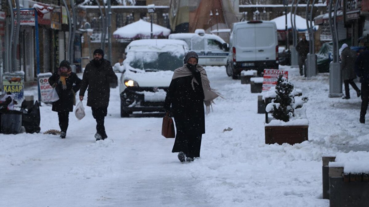 Yozgat: Karla karışık yağmur etkili olacak.