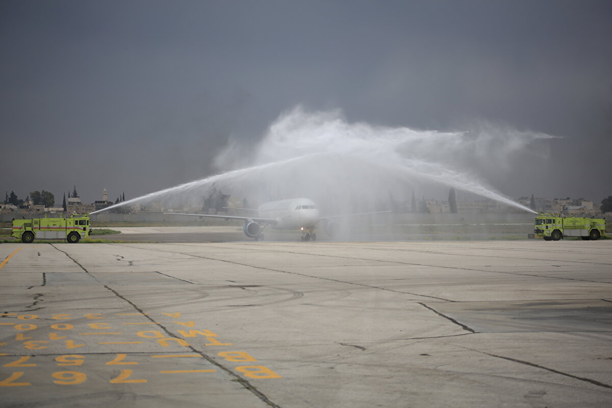 Havalimanı, daha önce devrik rejim unsurları ve terör örgütü PKK/YPG tarafından tahrip edilmesi nedeniyle hizmete ara vermek zorunda kalmıştı.