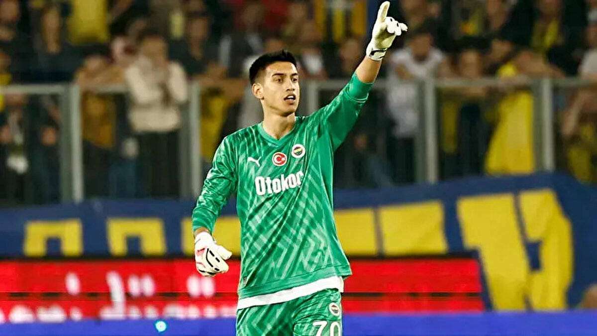 İrfan Can Eğribayat bu sezon Fenerbahçe formasıyla çıktığı 16 maçta, 7 kez kalesini gole kaparken 15 kez de topu ağlarda gördü.