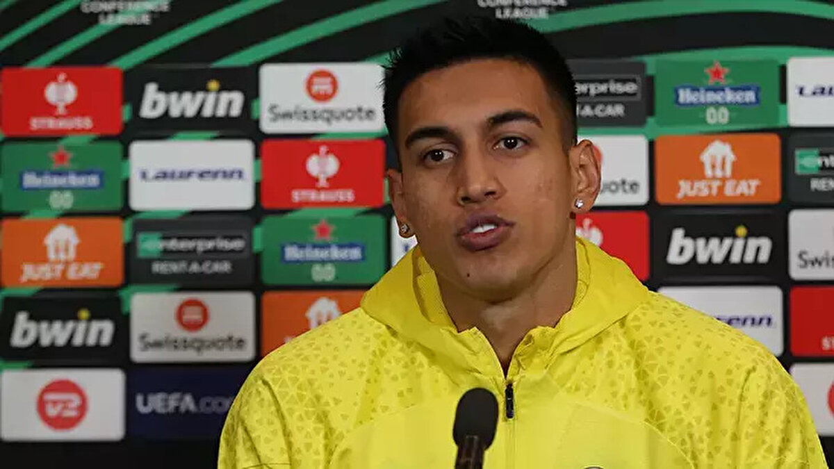 İrfan Can Eğribayat'ın da Fenerbahçe ile yeni sözleşme imzalamak için görüşmelere hazır olduğu ifade edildi.