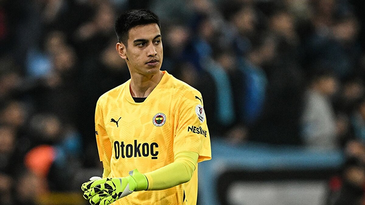 Sabah'ta yer alan haberde, 26 yaşındaki kaleciye Ajax, Bologna, Sevilla ve Real Betis'in talip olduğu iddia edildi.