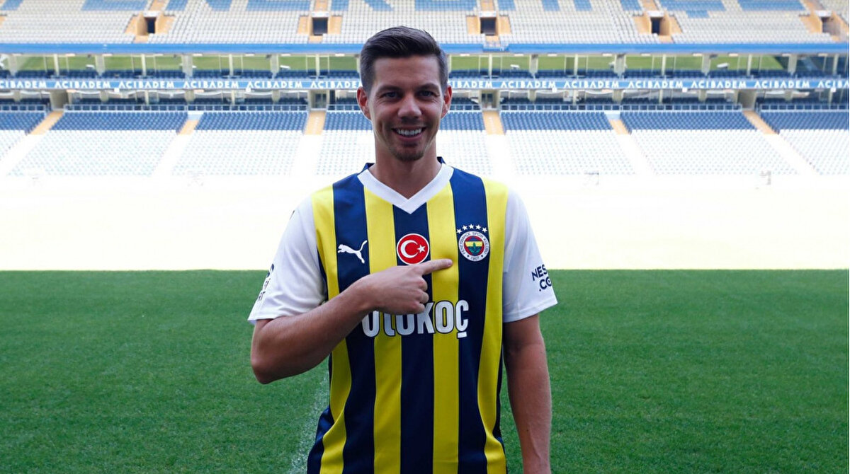 Burada beklentilerin oldukça altında kalan 30 yaşındaki futbolcu, 19 resmi maçta 433 dakika şans bulabildi.<br>