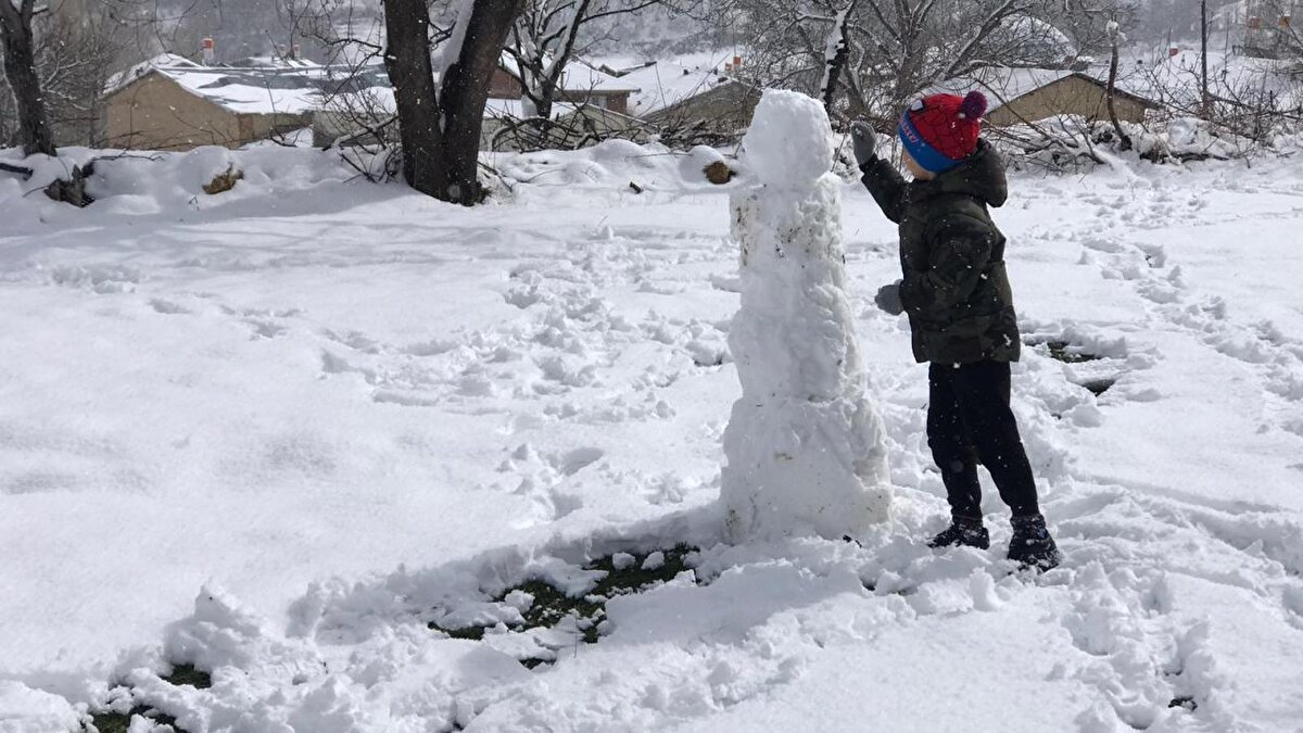 Gümüşhane<br><br>Gümüşhane'de yoğun kar yağışı nedeniyle eğitime bugün ara verildi.
