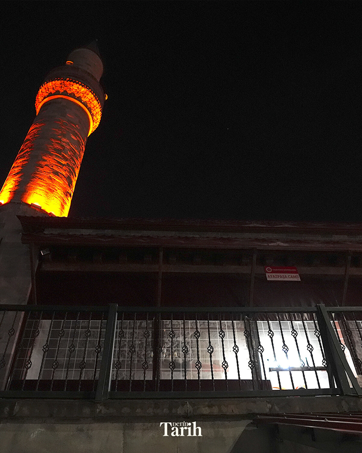 Erzurum'da hafızlığı iyi olanlar tarafından 6'sı ilçelerde, 11'i de merkezde olmak üzere 17 camide hatimle teravih namazı kılınıyor.