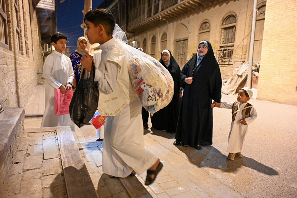 Körfez ülkeleri genelinde yaygın olarak kutlanan bu gece, Suudi Arabistan'da "Kerkean", Umman'da "Karankaşa", Birleşik Arap Emirlikleri'nde "Hakku'l-Leyle" ve "Hakk-ı Allah", Kuveyt'te ise "Gargee'aan" veya "Girgian" gibi farklı isimlerle anılıyor.